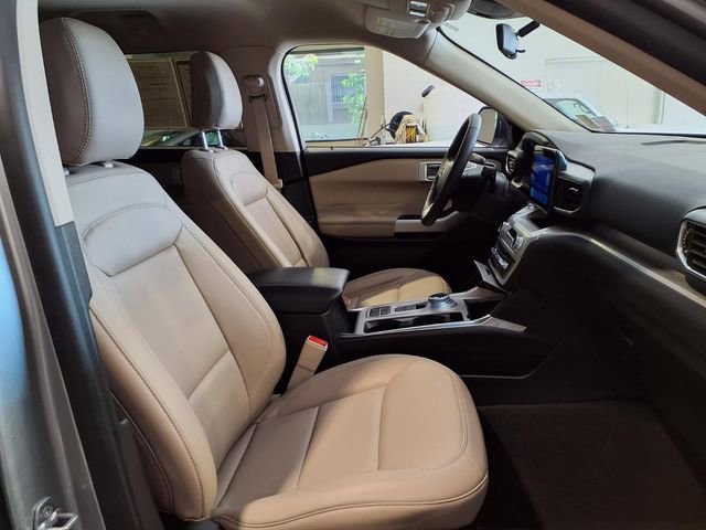 Used 2024 Ford Explorer XLT w/ Equipment Group 202A image 30
