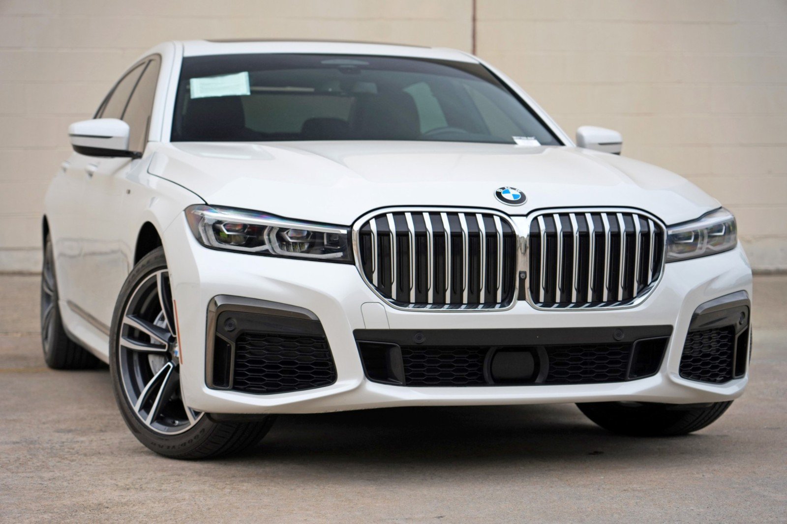 Used 2020 BMW 750i xDrive w/ Executive Package AWD/4WD image 4