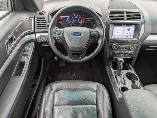 Used 2017 Ford Explorer XLT w/ Equipment Group 202A FWD image 16