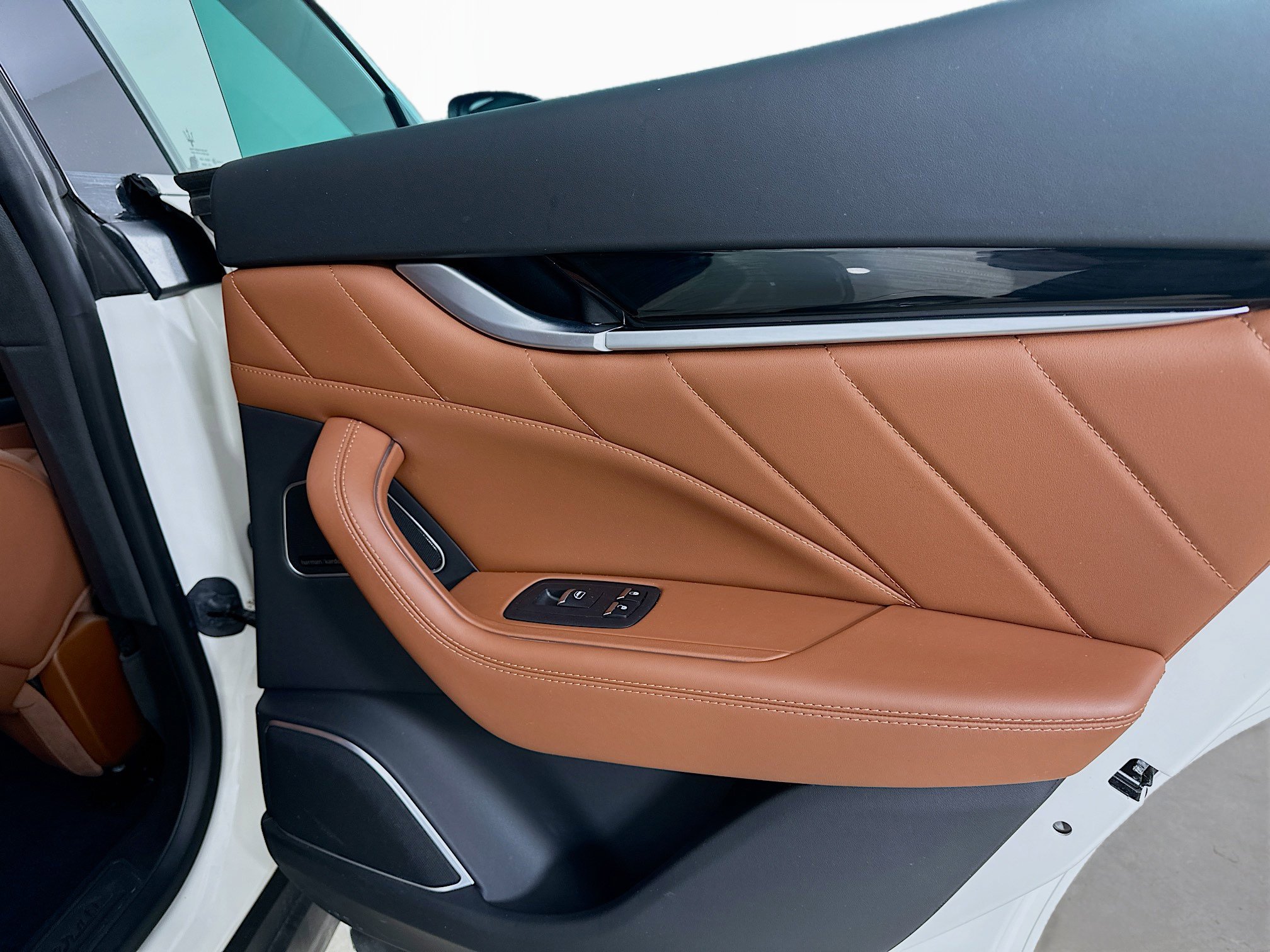 Used 2022 Maserati Levante GT image 40