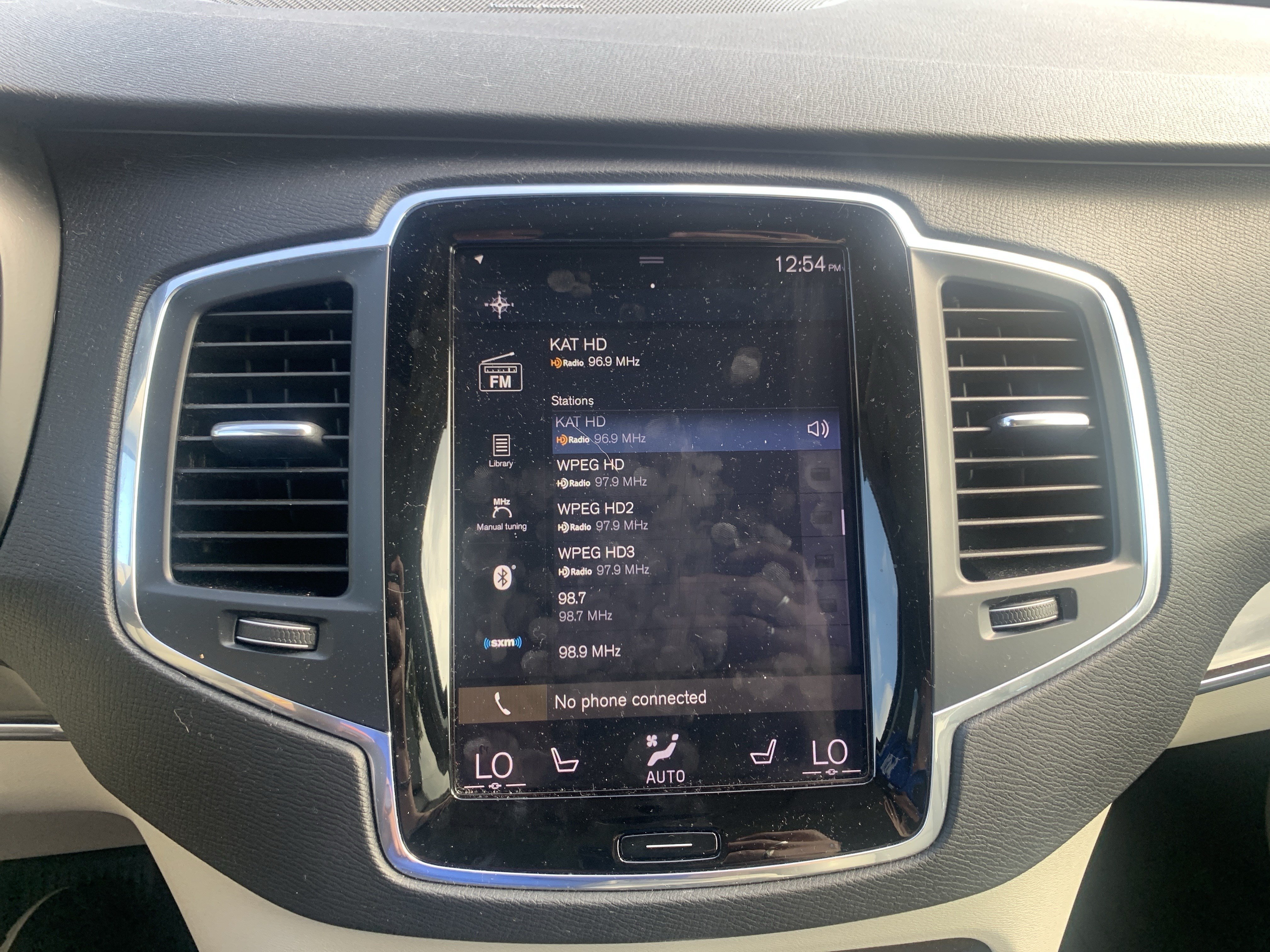 Used 2019 Volvo XC90 T6 Momentum w/ Advanced Package AWD/4WD image 23