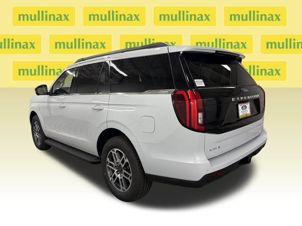 New 2026 Ford Expedition Active image 9