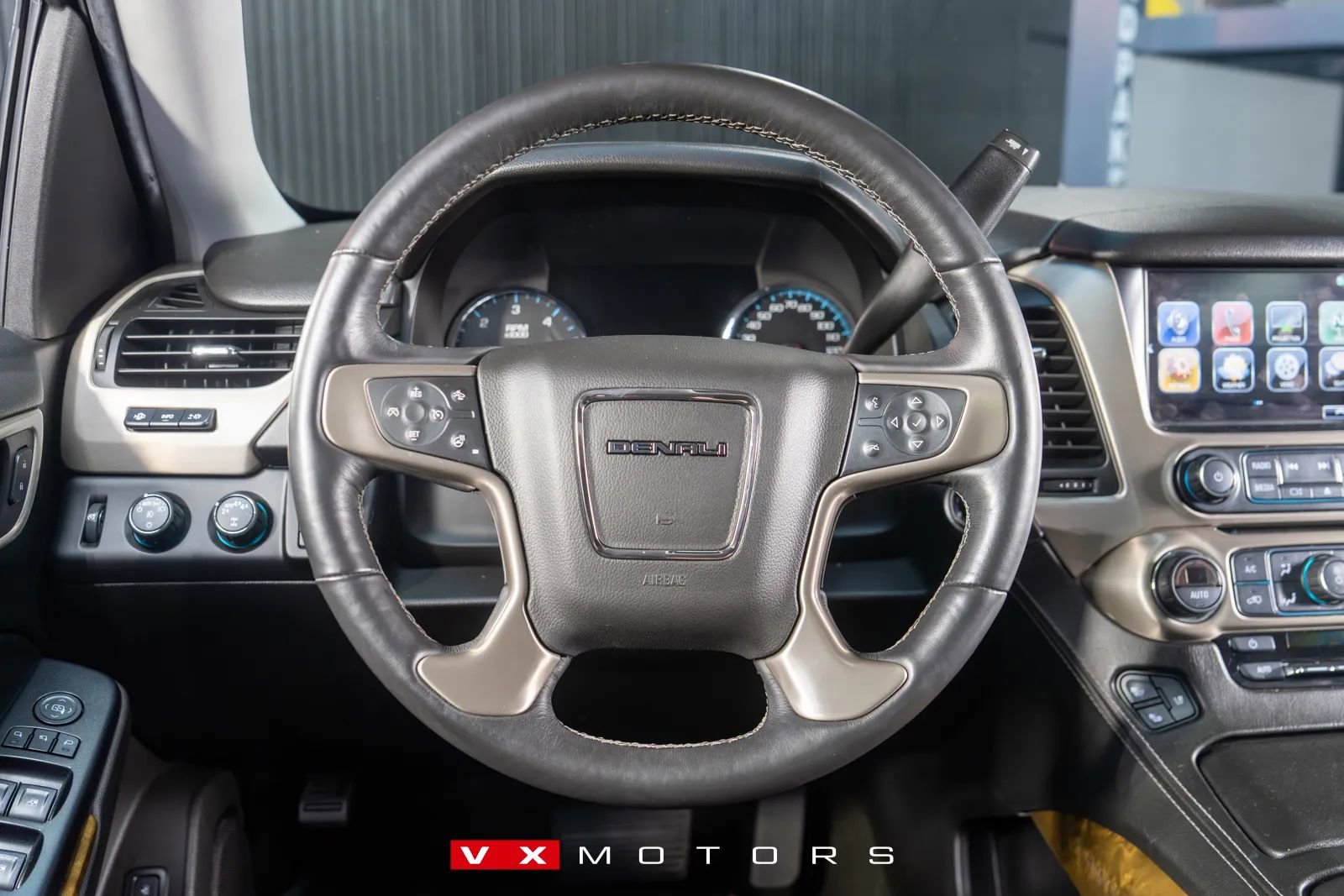 Used 2017 GMC Yukon XL Denali w/ Open Road Package image 28