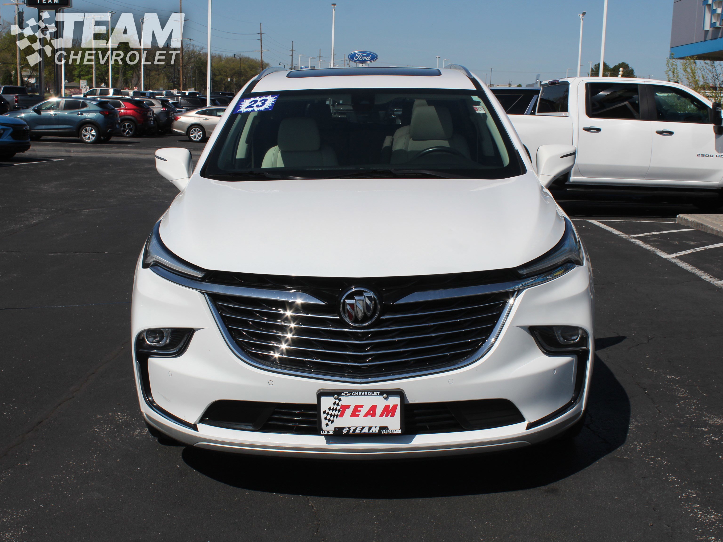 Used 2023 Buick Enclave Essence w/ Experience Buick Package AWD/4WD image 9