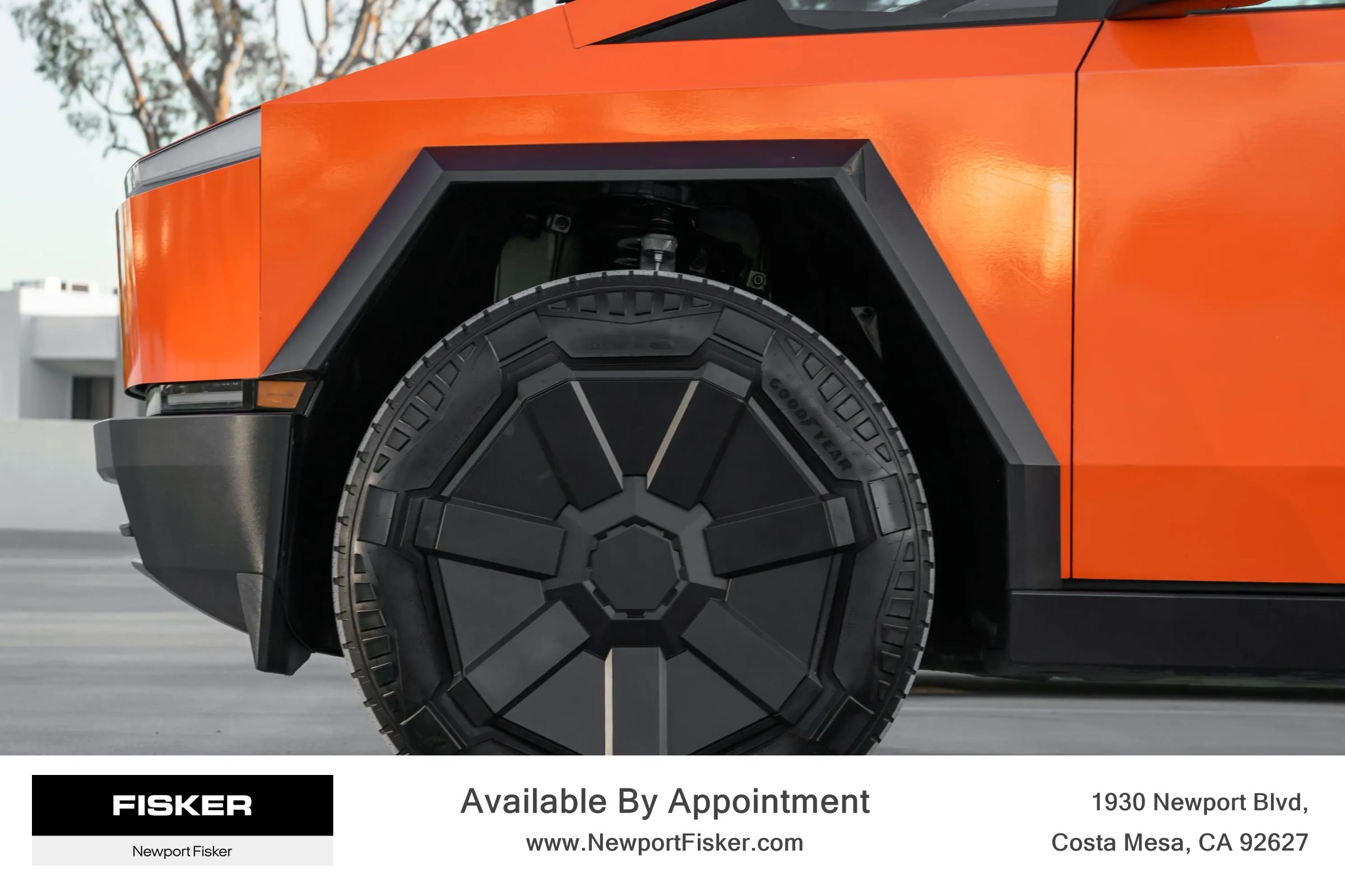 Used 2024 Tesla Cybertruck AWD Crew Cab image 35
