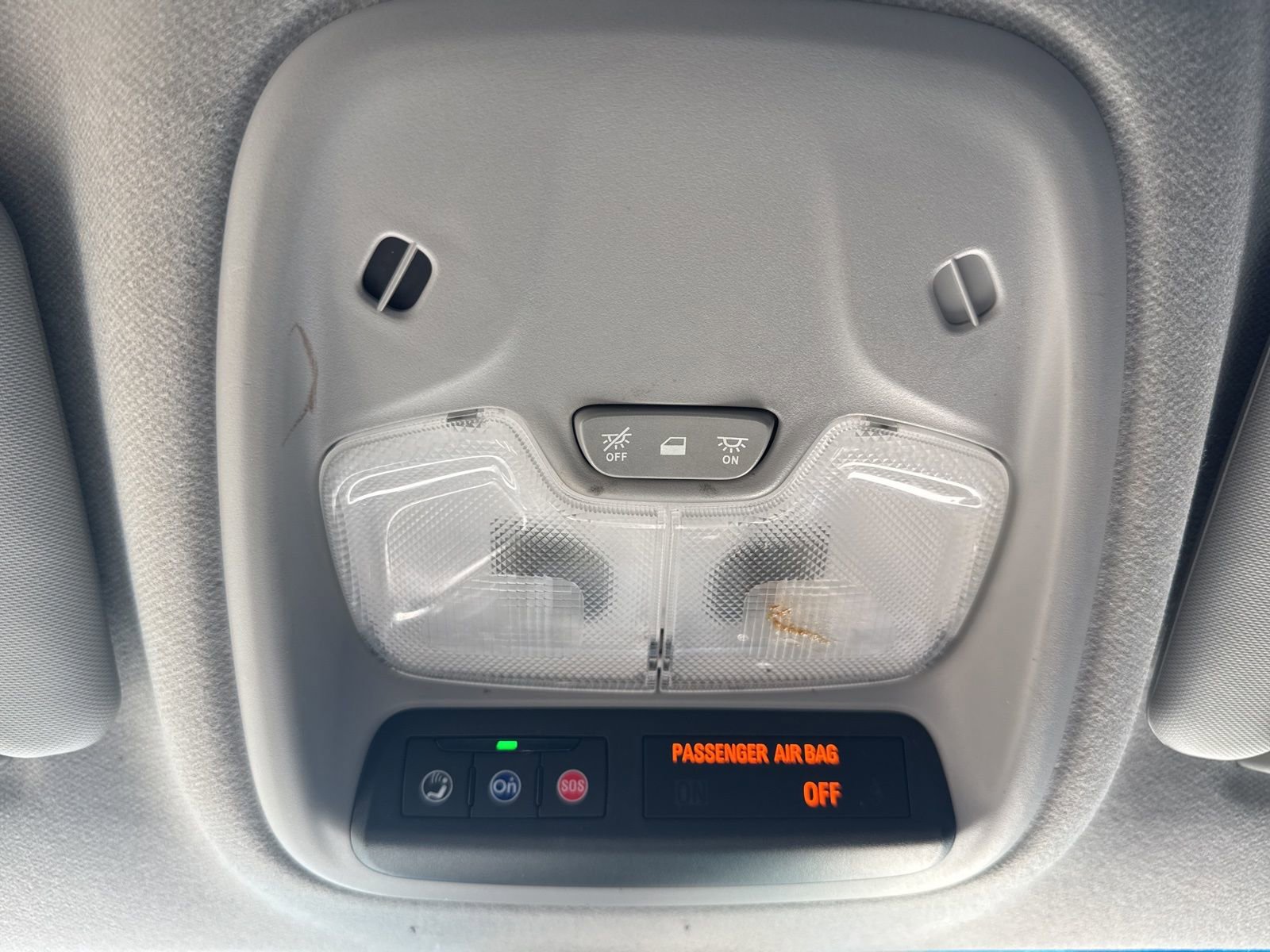 Used 2017 Chevrolet Bolt Premier w/ Driver Confidence II Package FWD image 28