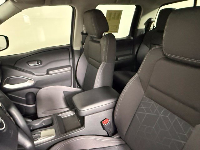 Used 2025 Nissan Frontier SV RWD image 39