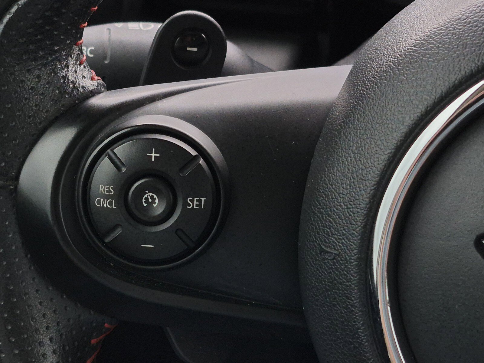 Used 2020 MINI Cooper S w/ Premium Package image 14