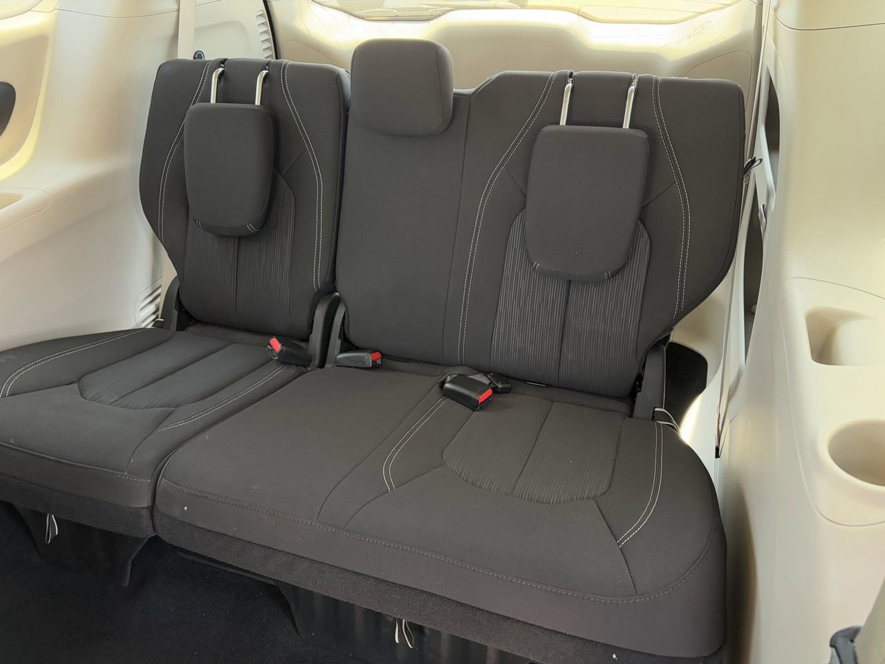 Used 2024 Chrysler Voyager LX image 28