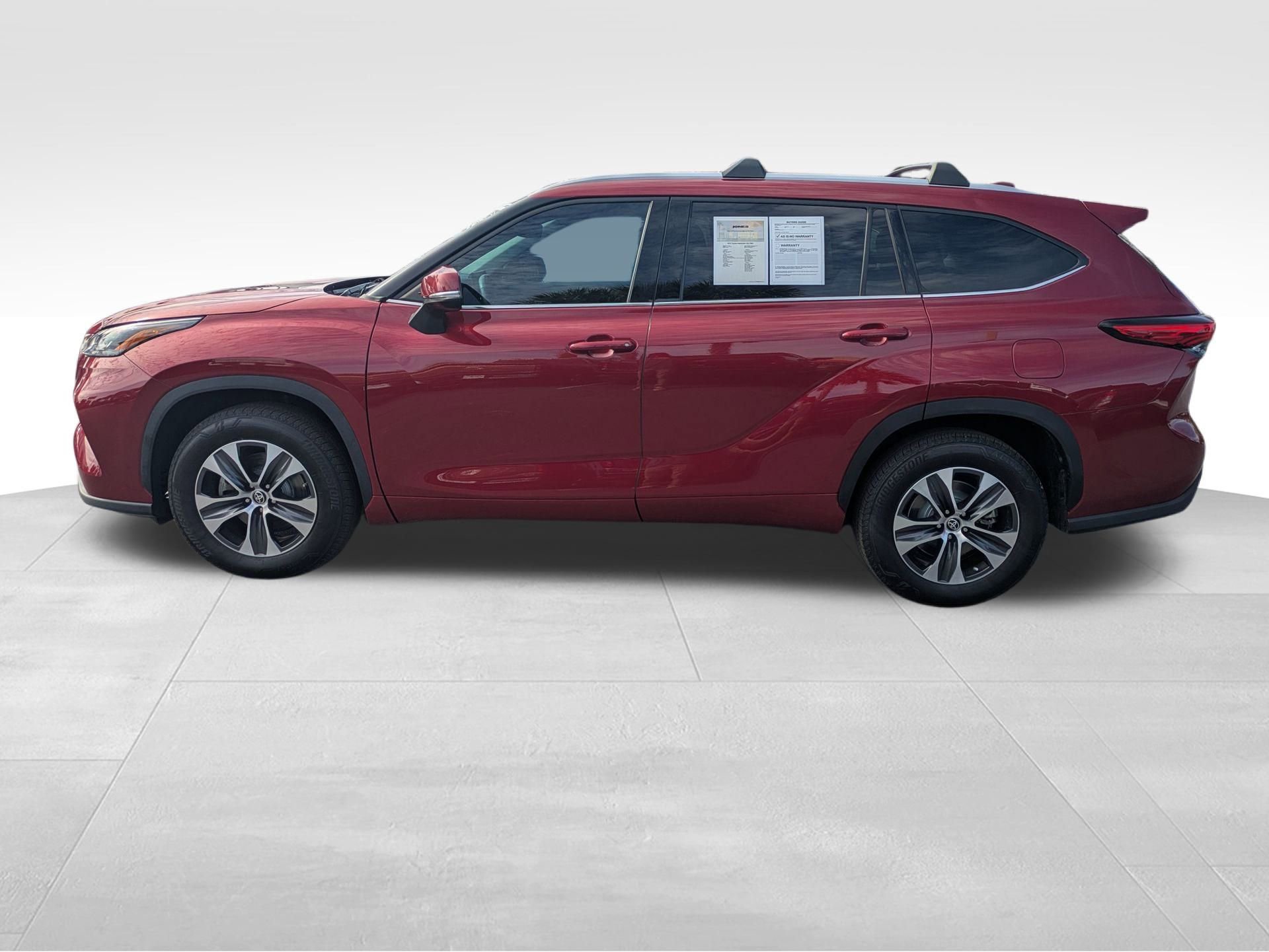 Used 2022 Toyota Highlander XLE image 9