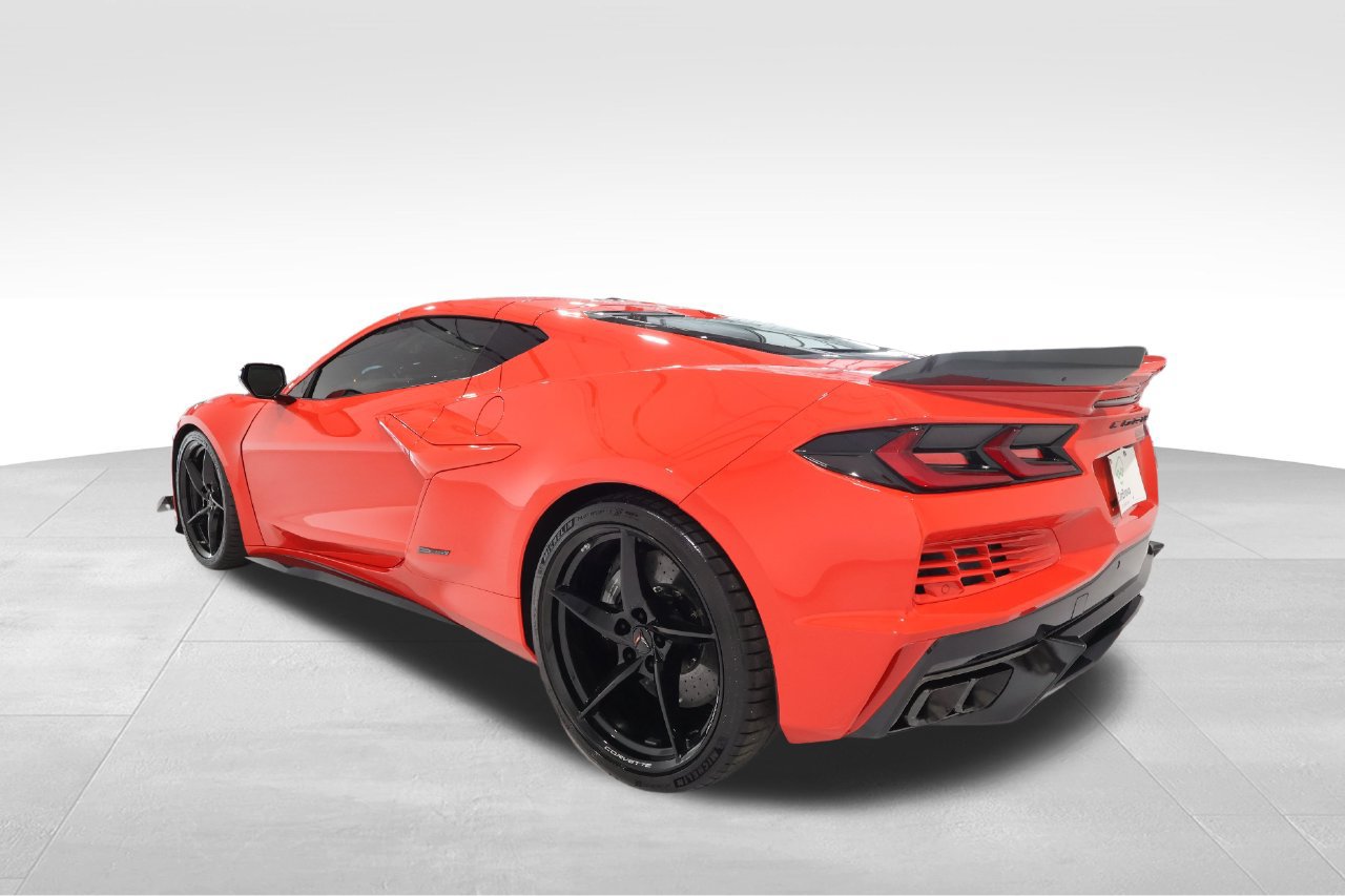 Used 2025 Chevrolet Corvette E-Ray w/ ZER Performance Package AWD/4WD image 2