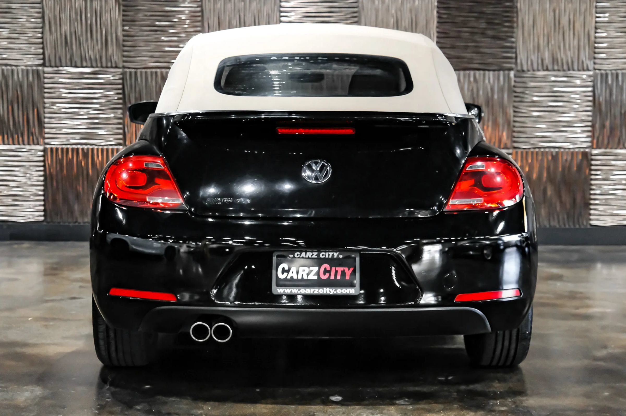 Used 2014 Volkswagen Beetle 2.5 FWD image 12