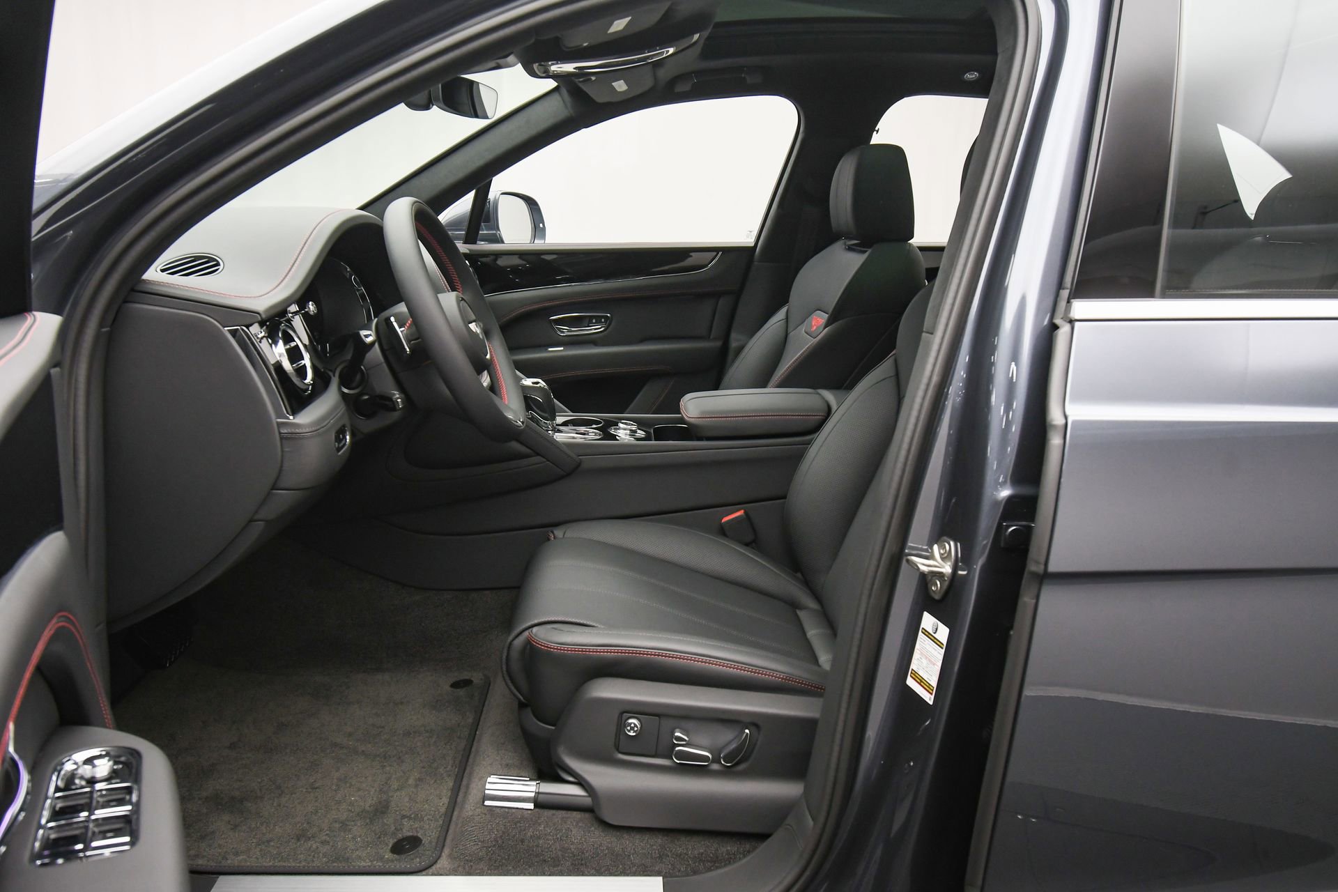 New 2025 Bentley Bentayga AWD/4WD image 19