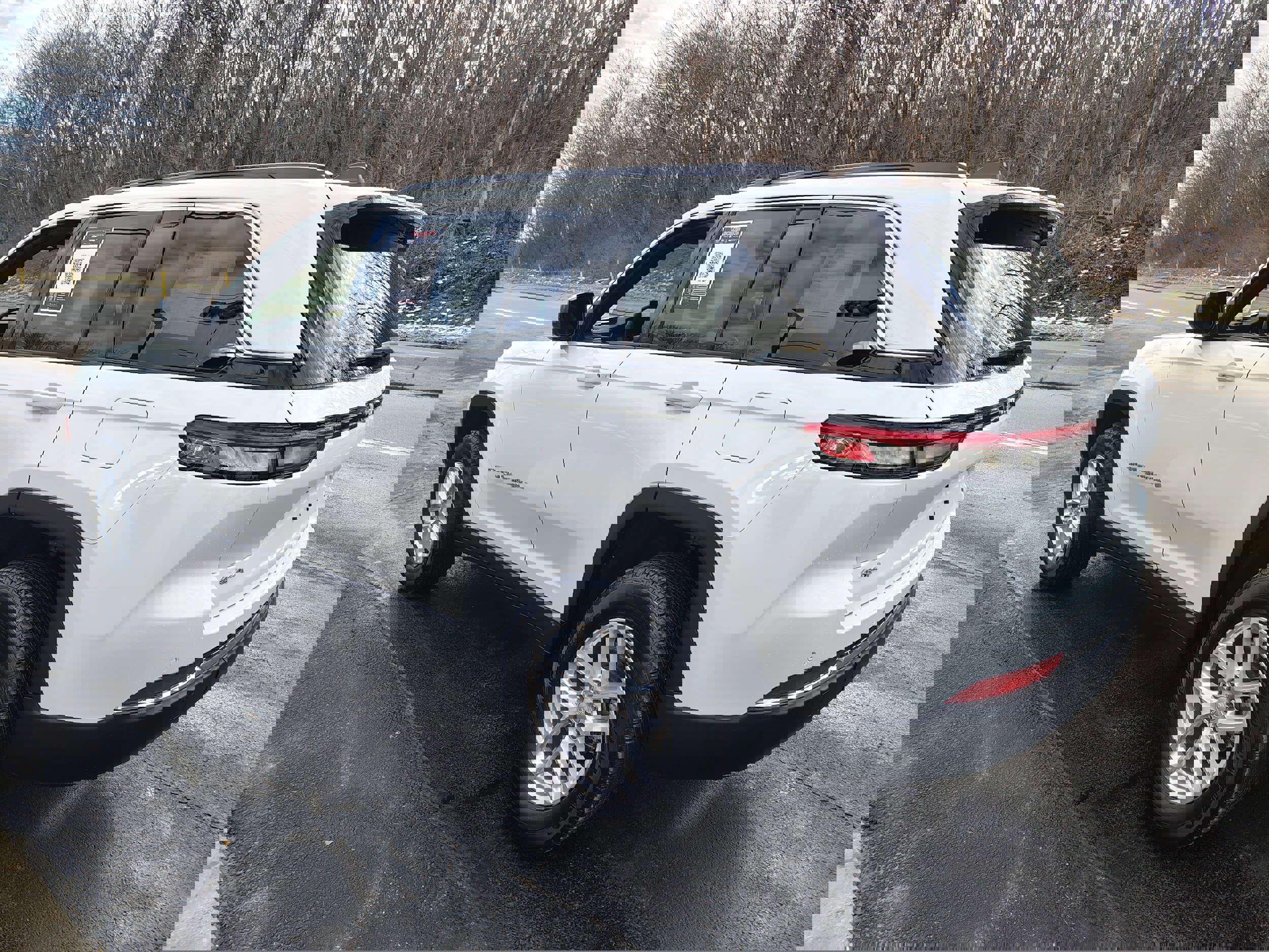 Certified 2025 Jeep Grand Cherokee Laredo X w/ Luxury Tech Group I image 7