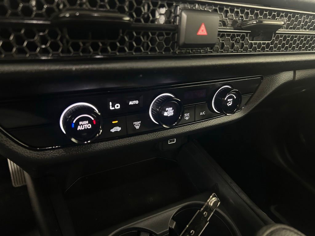 Used 2025 Honda HR-V LX image 8
