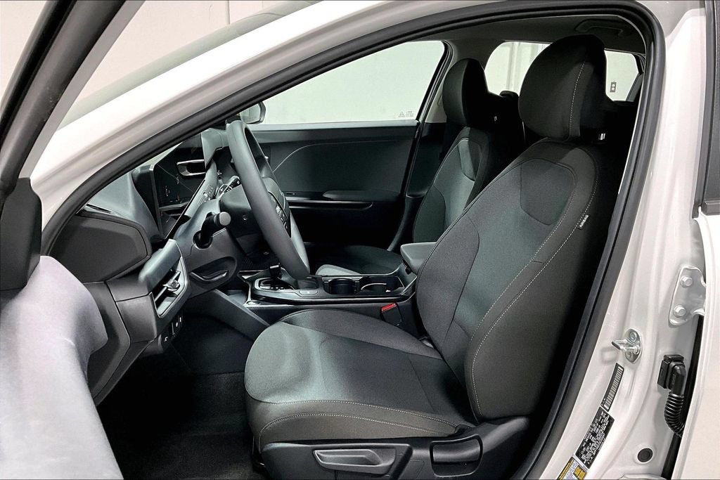 New 2025 Kia K4 FWD image 24