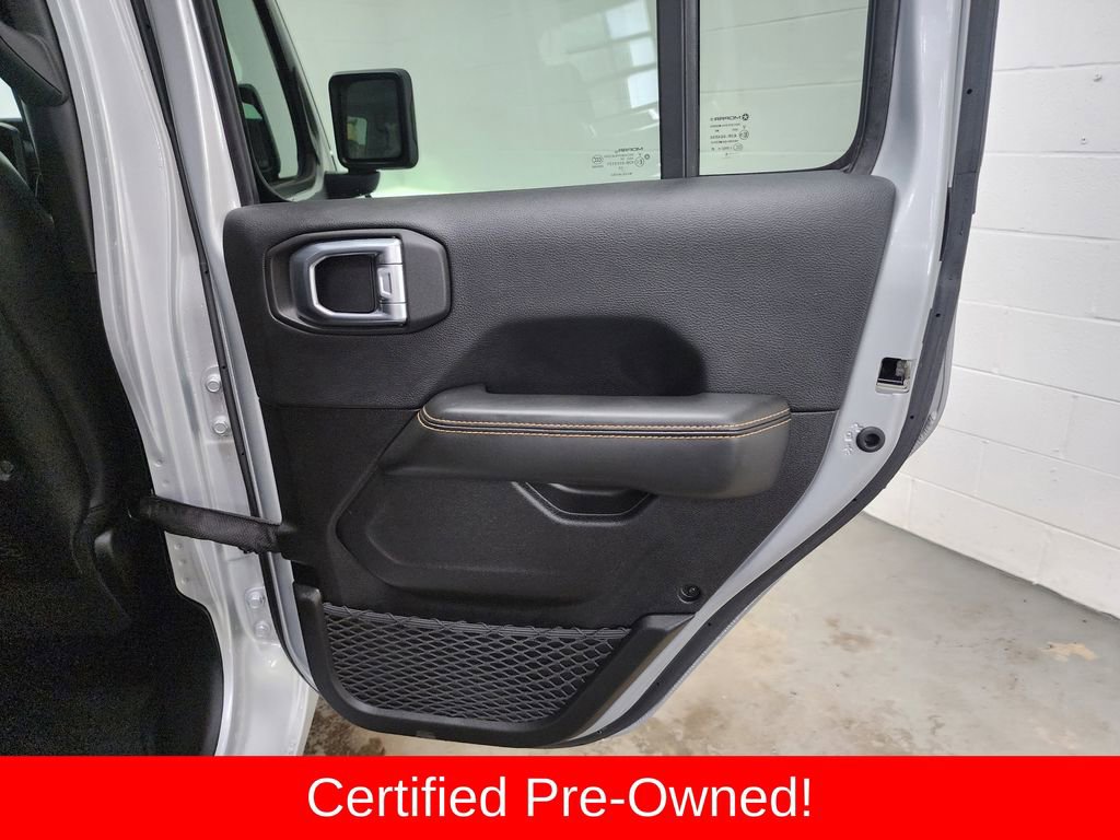 Certified 2024 Jeep Wrangler Unlimited Sahara w/ Technology Group AWD/4WD image 28