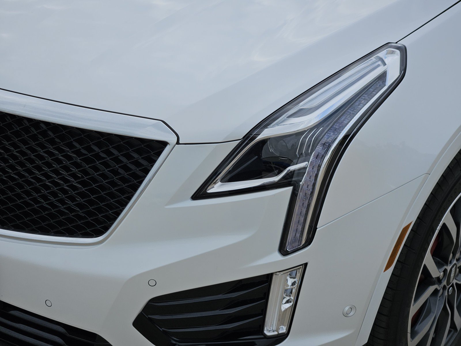 New 2026 Cadillac XT5 Sportv w/ LPO, Onyx Lite Package AWD/4WD image 5
