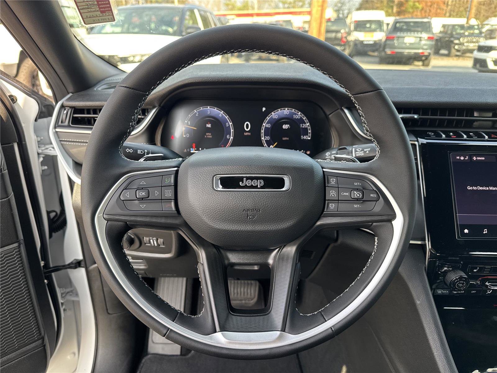 New 2025 Jeep Grand Cherokee L Laredo w/ Luxury Tech Group I image 27