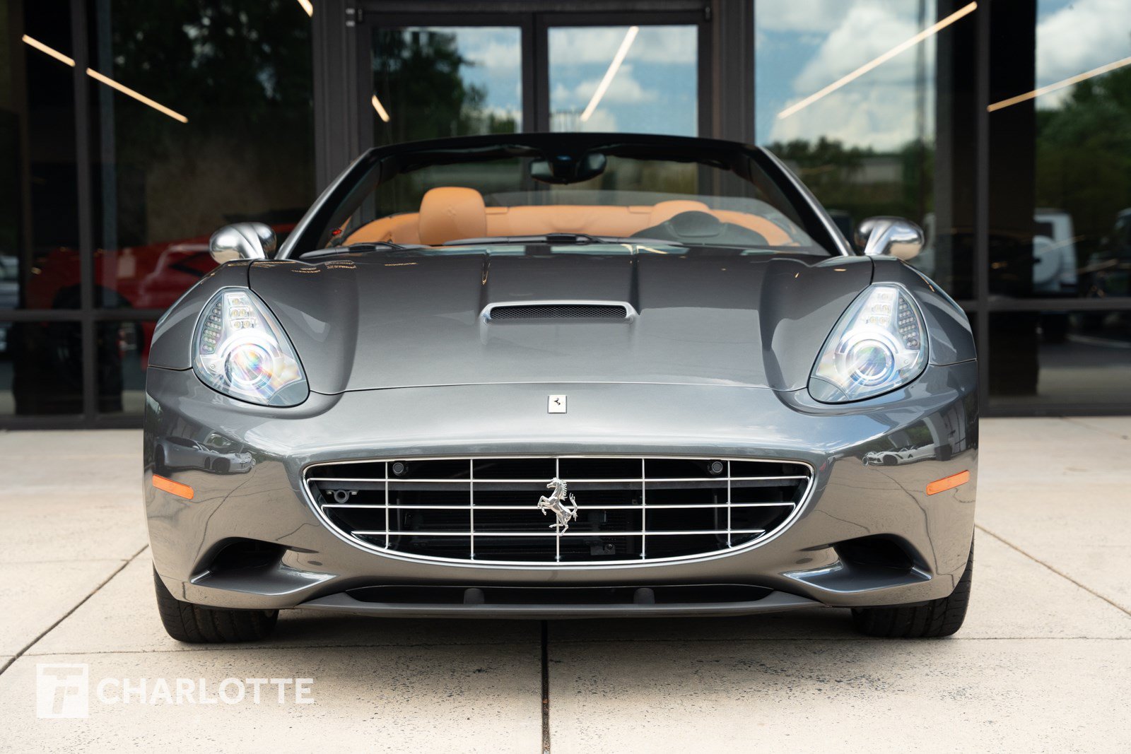 Used 2012 Ferrari California RWD image 5
