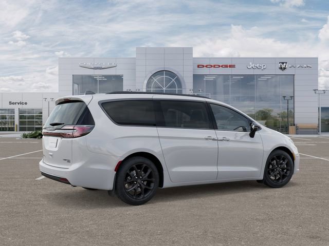 New 2026 Chrysler Pacifica Limited w/ S Appearance Package image 4