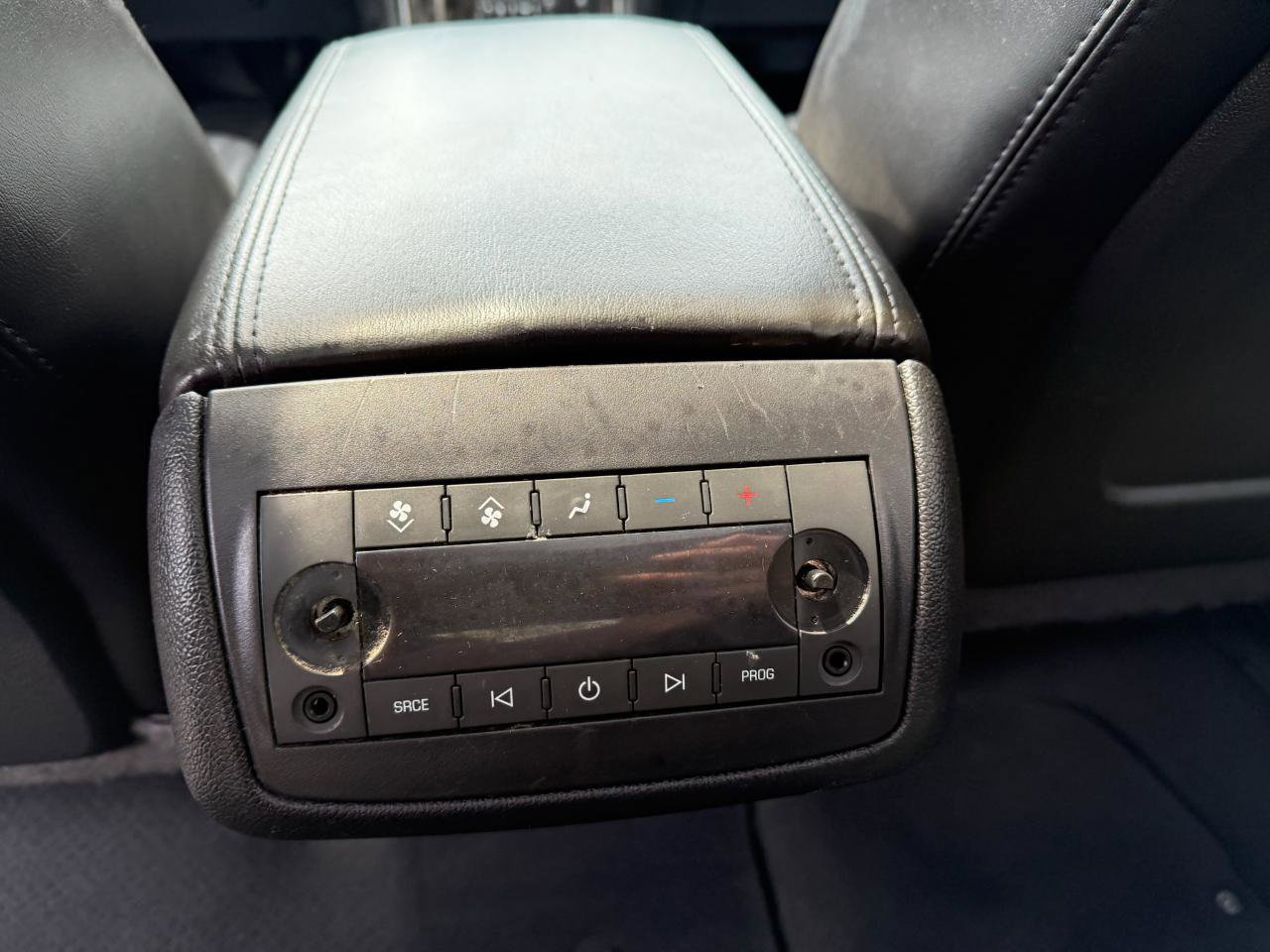 Used 2011 GMC Acadia Denali AWD/4WD image 11