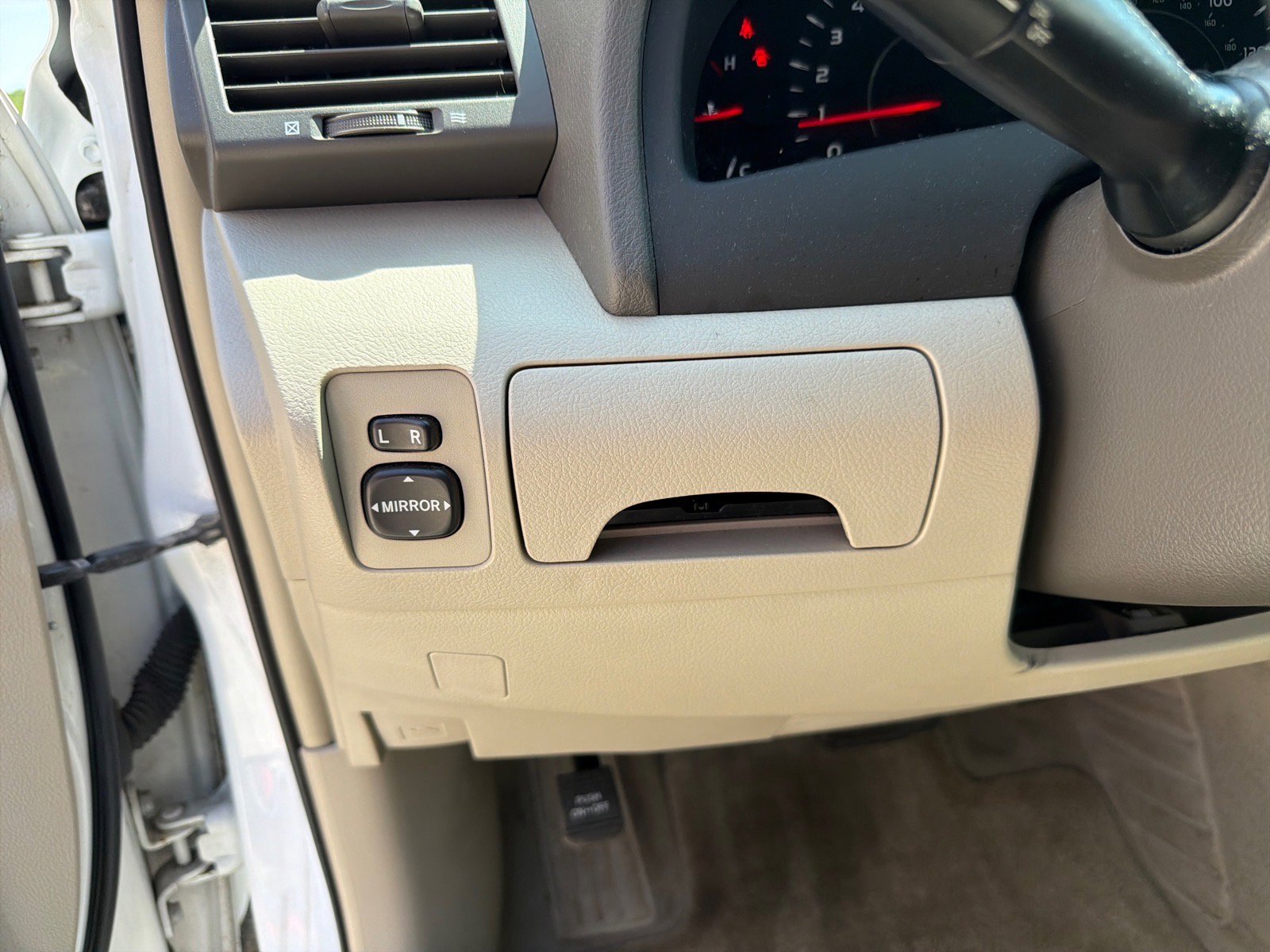 Used 2009 Toyota Camry LE FWD image 13