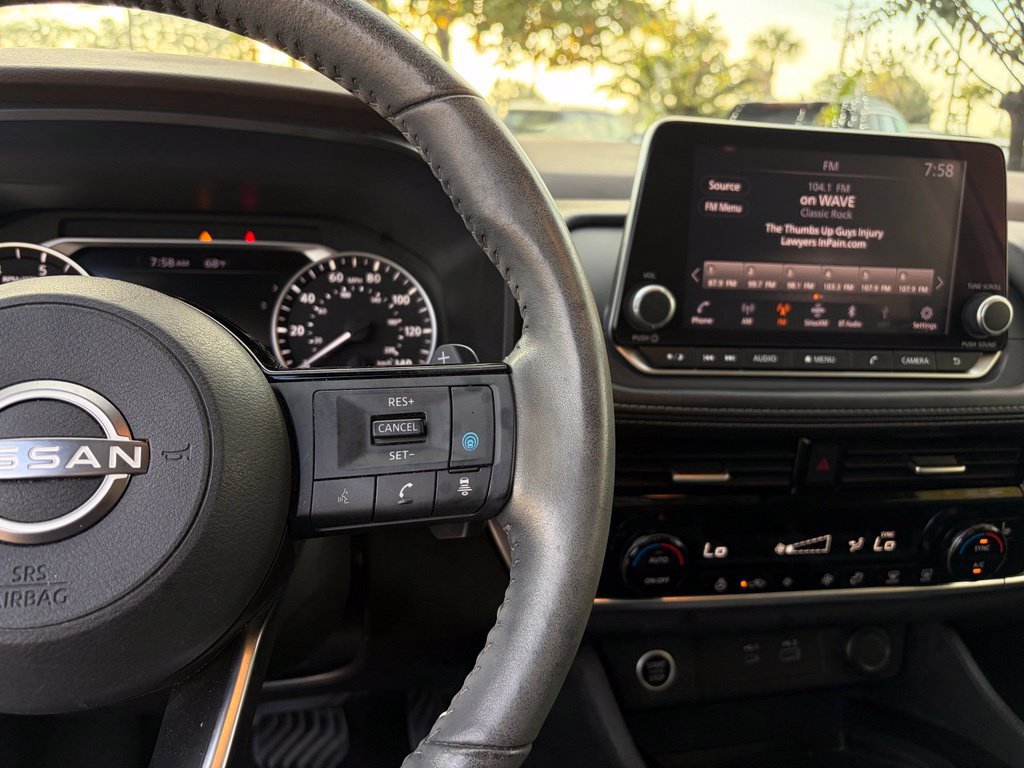 Certified 2022 Nissan Rogue SV w/ SV Premium Package FWD image 17