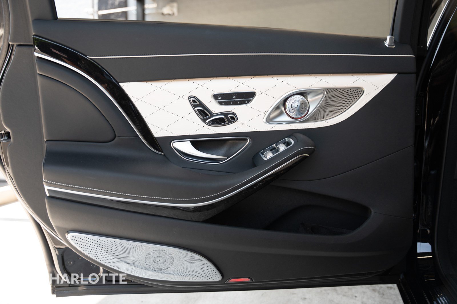 Used 2018 Mercedes-Benz Maybach S 650 image 32