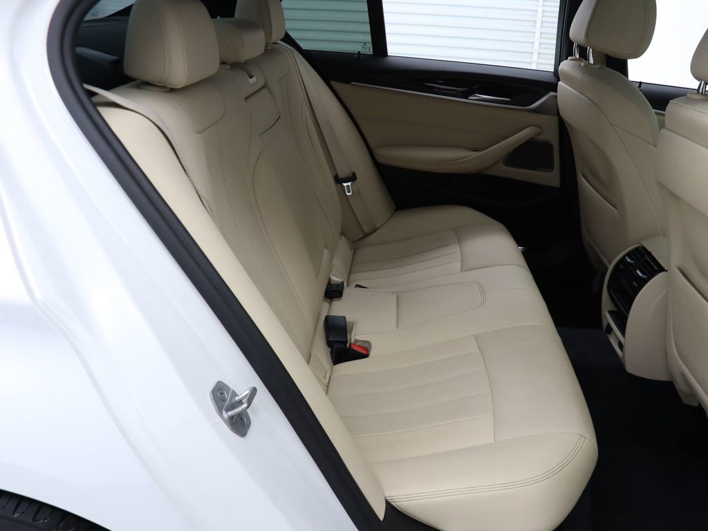 Used 2021 BMW 530i w/ Premium Package RWD image 32
