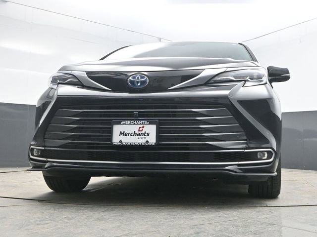 Used 2022 Toyota Sienna Platinum image 34