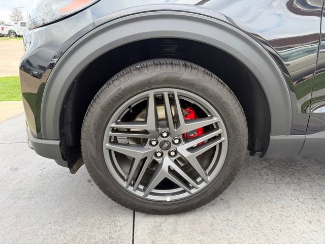 Used 2025 Ford Explorer ST-Line w/ ST-Line Street Pack AWD/4WD image 4