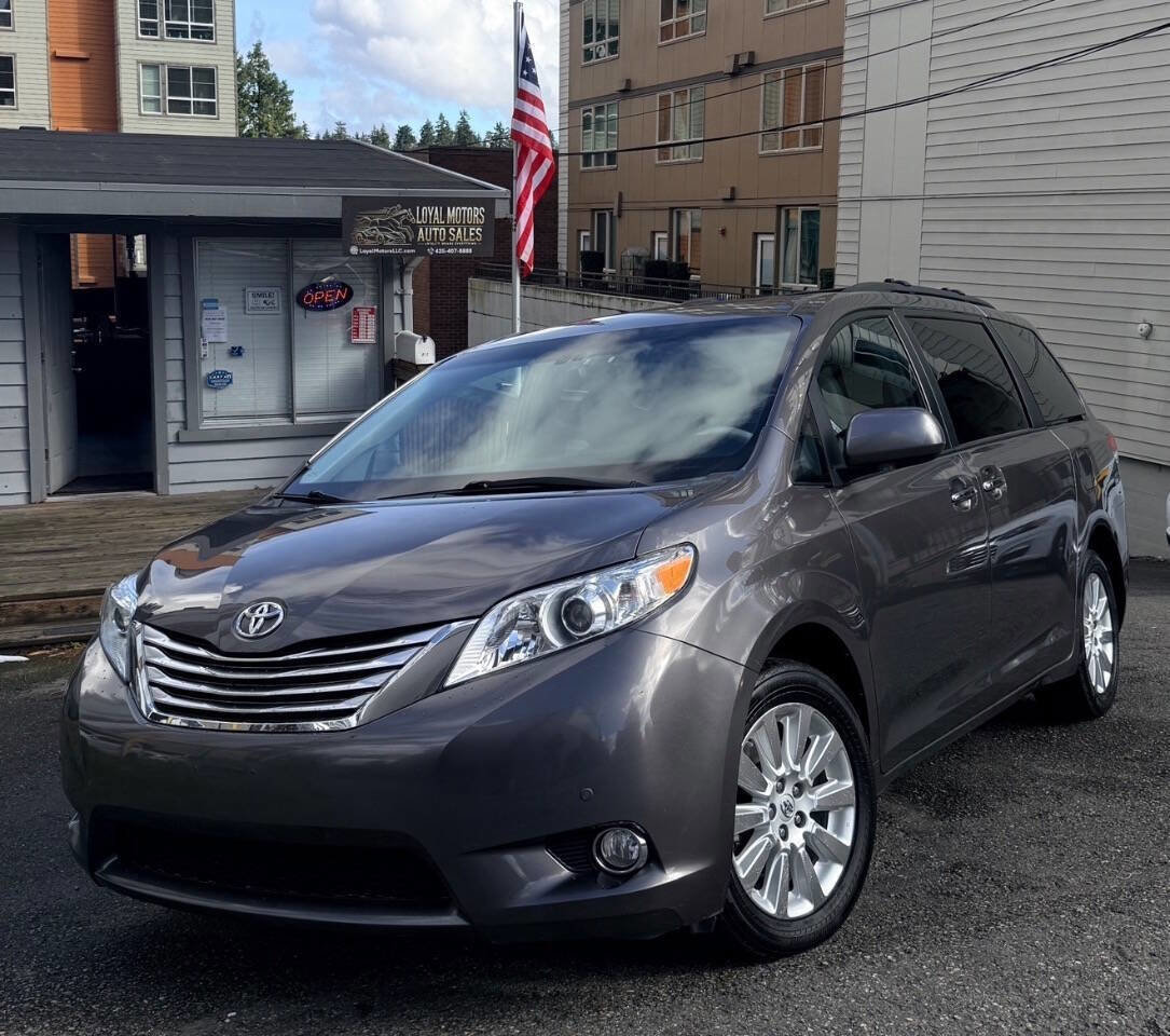 Used 2012 Toyota Sienna Limited w/ Premium Pkg image 1