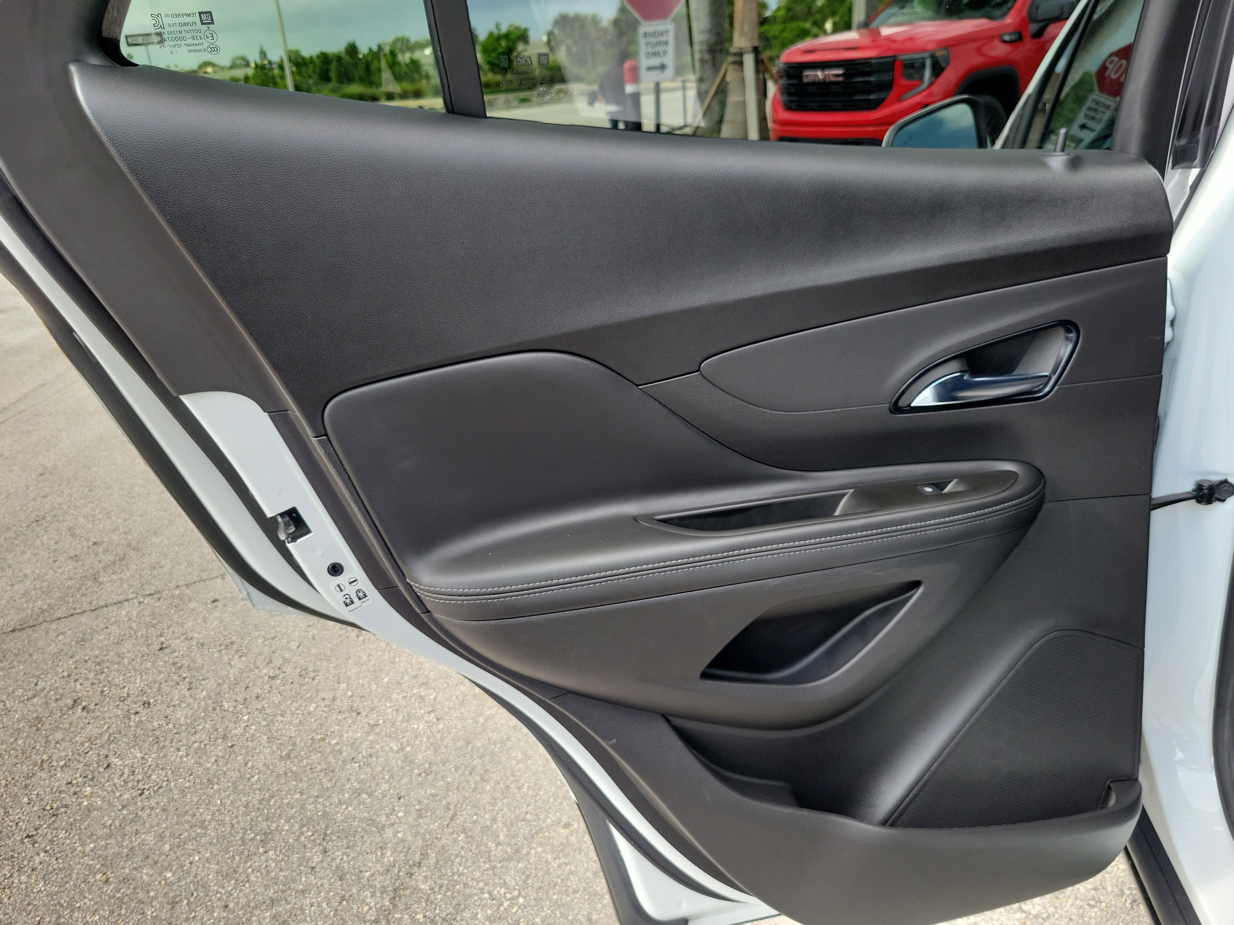 Used 2022 Buick Encore Preferred w/ Safety Package FWD image 24