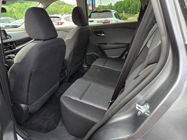 Used 2023 Nissan Rogue SV FWD image 11