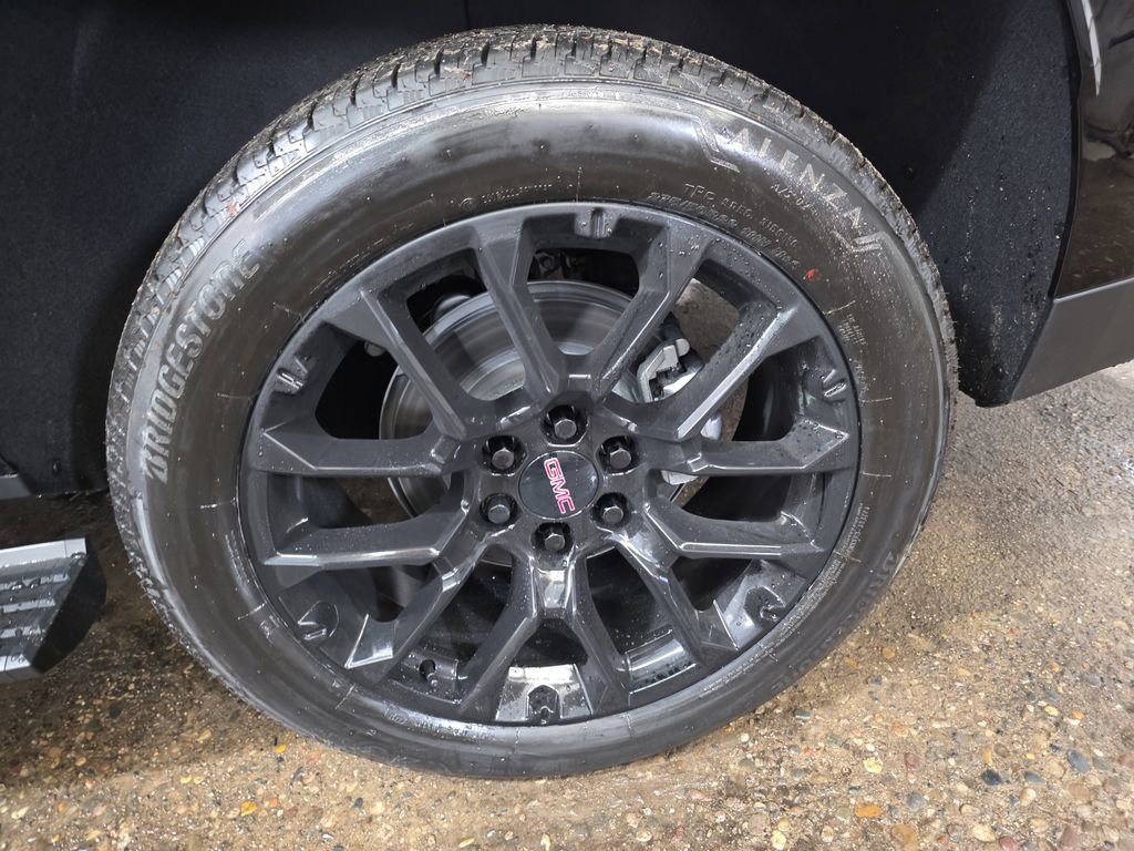 New 2026 GMC Yukon Denali w/ Denali Reserve Package image 32