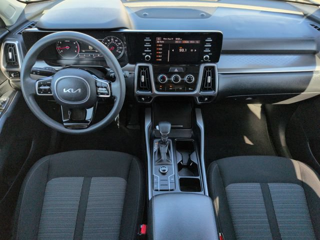 Used 2023 Kia Sorento LX FWD image 15