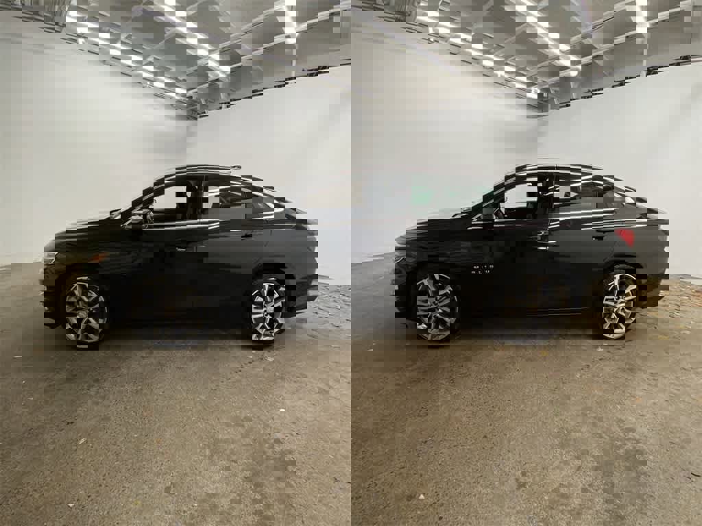 Used 2023 Chevrolet Malibu LT image 3