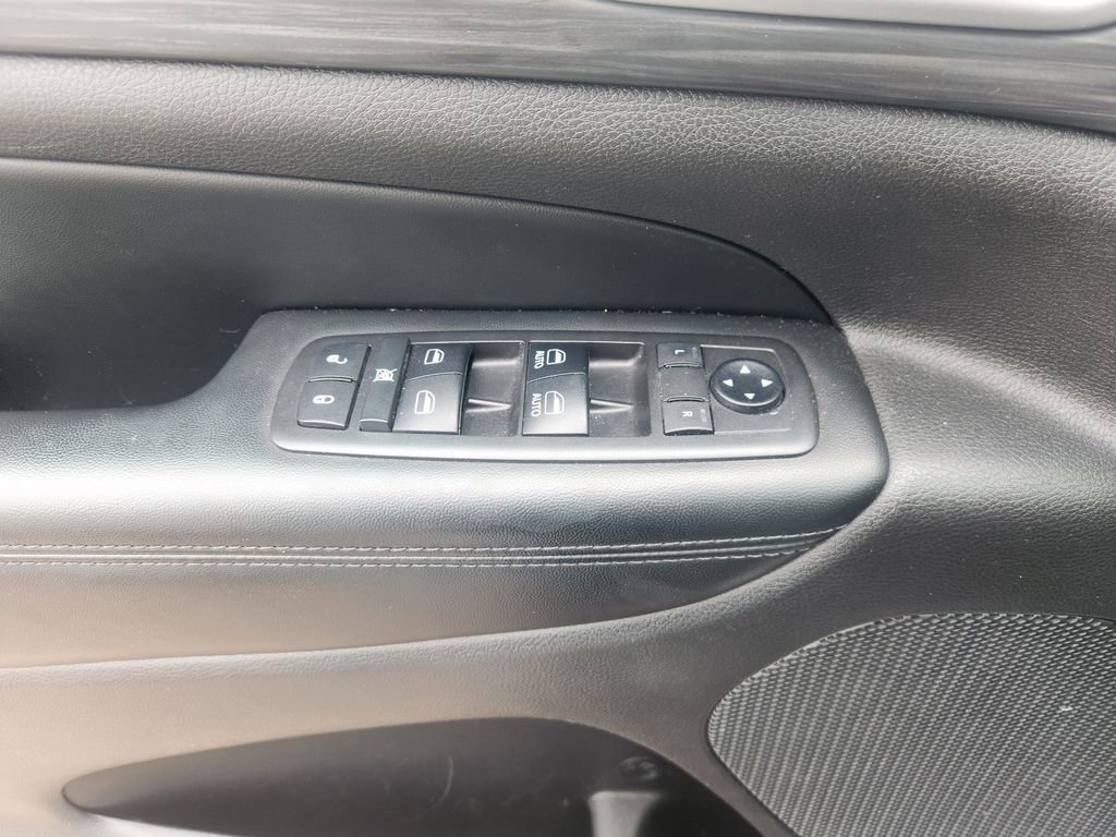 Used 2019 Jeep Grand Cherokee Altitude image 19