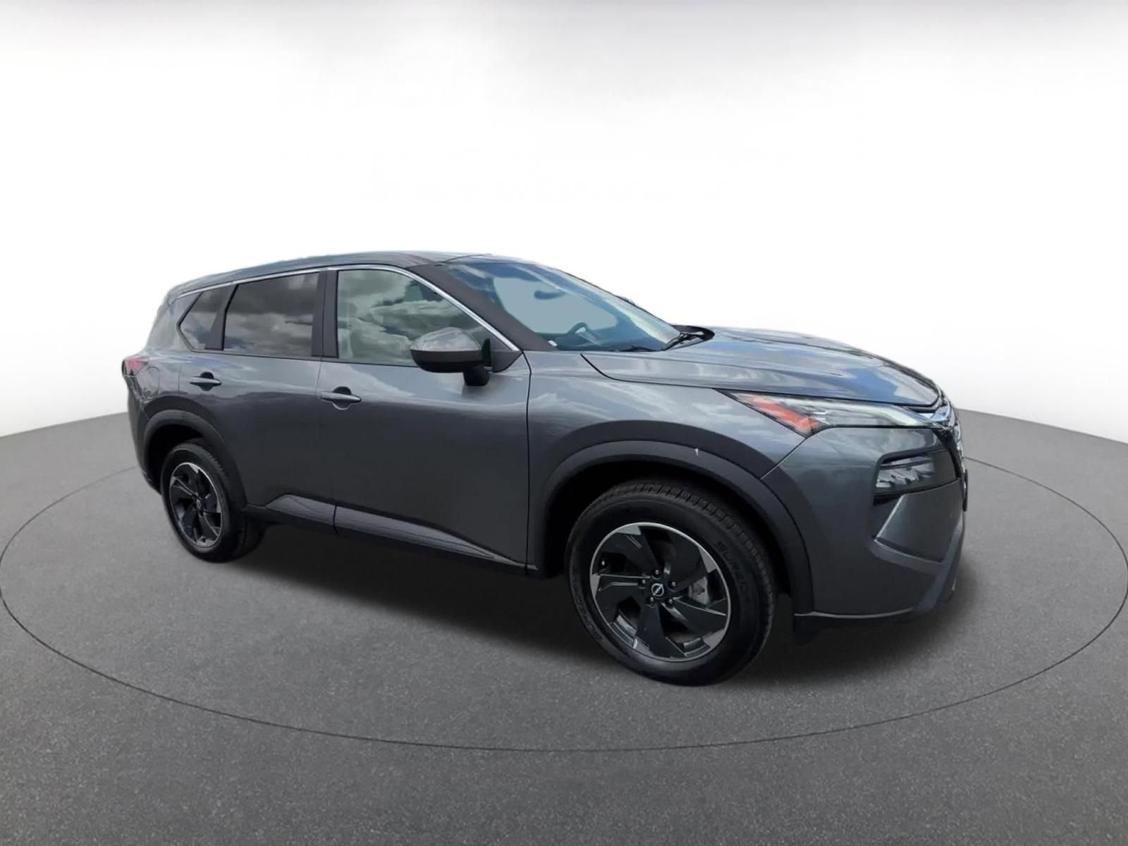 Used 2025 Nissan Rogue SV FWD image 2