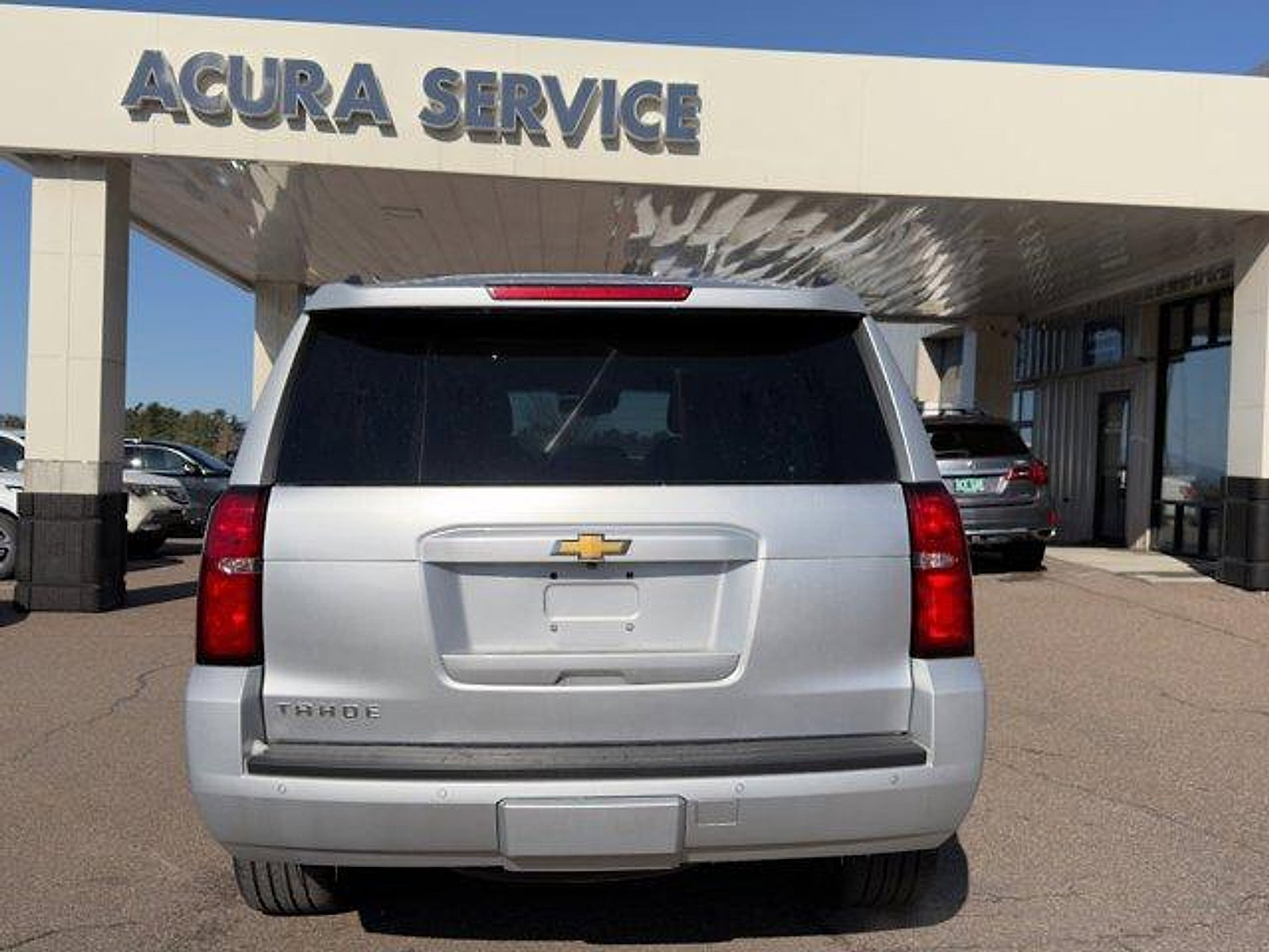 Used 2018 Chevrolet Tahoe LT w/ Luxury Package AWD/4WD image 6