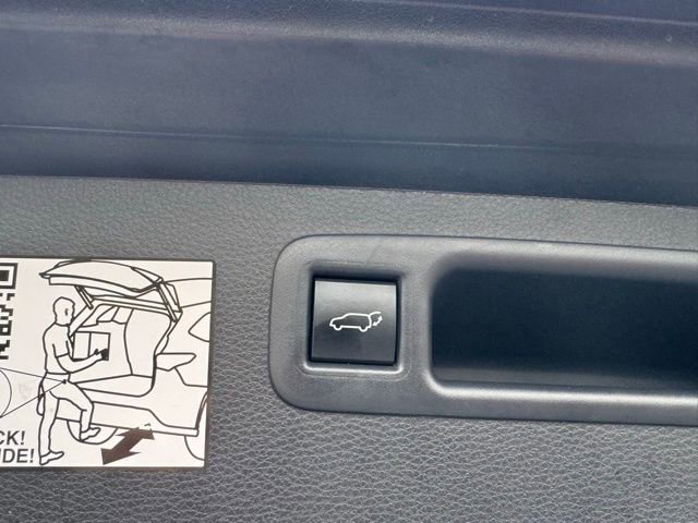 Used 2024 Toyota Highlander Platinum image 11