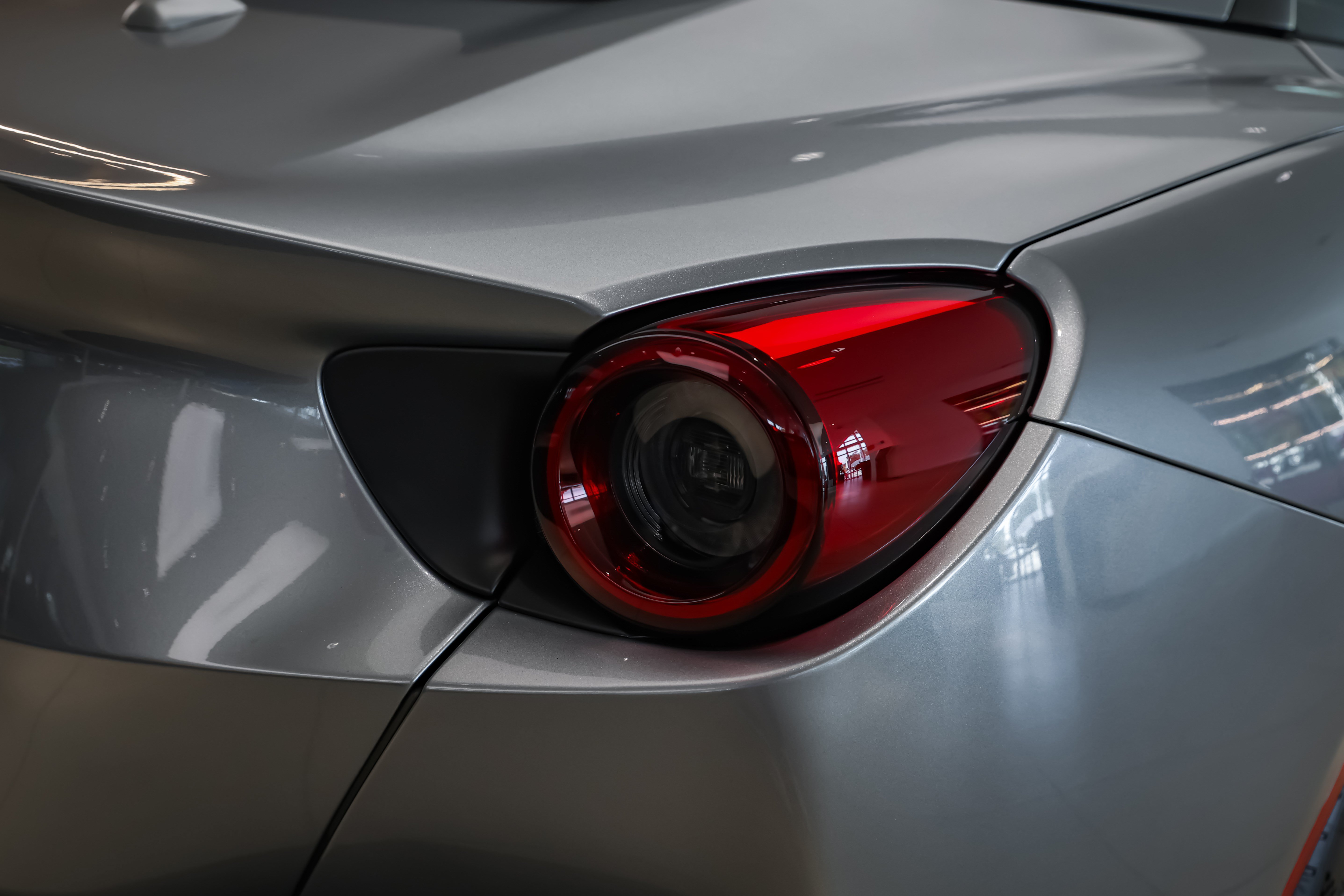 Used 2019 Ferrari Portofino RWD image 28