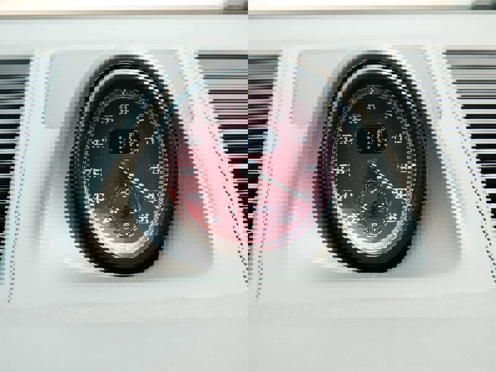 New 2025 Porsche Macan S image 16