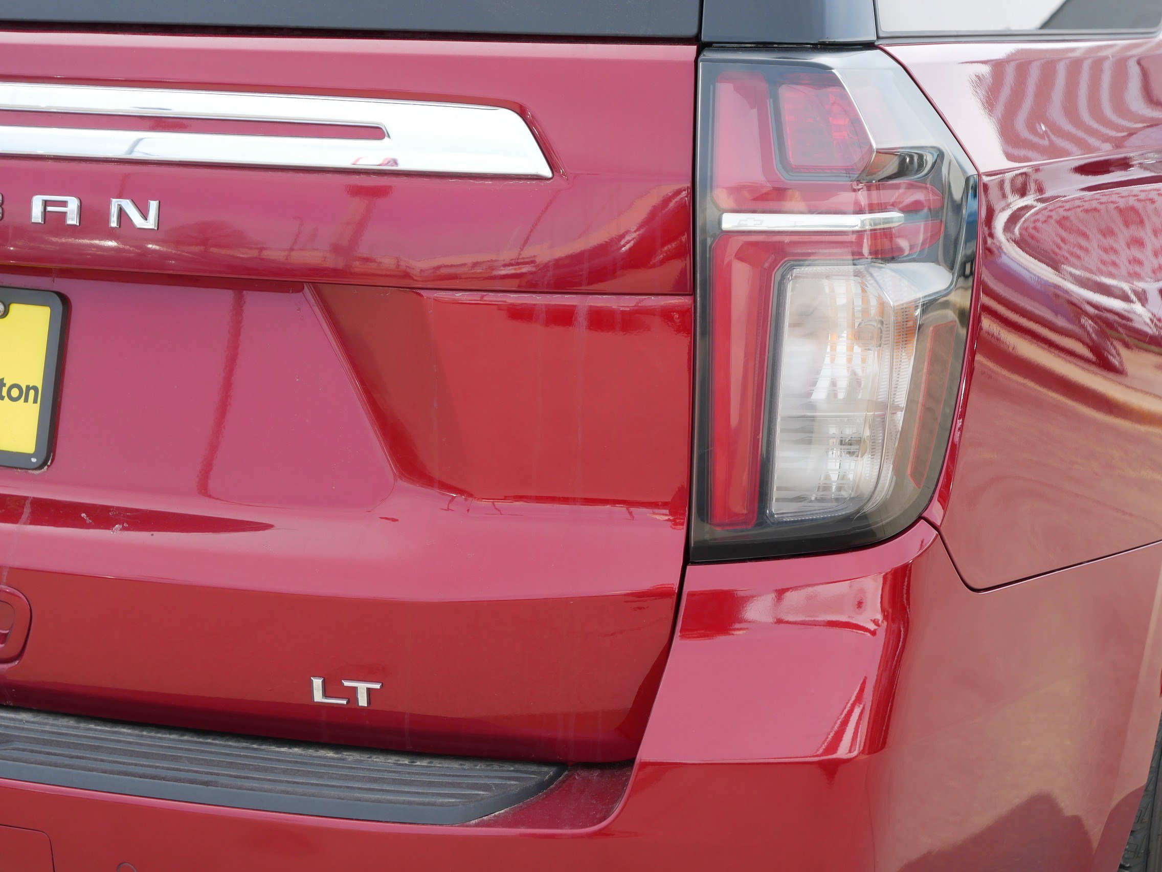 Used 2021 Chevrolet Suburban LT AWD/4WD image 17