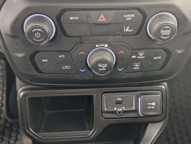 Used 2021 Jeep Renegade Latitude w/ Convenience Group image 21