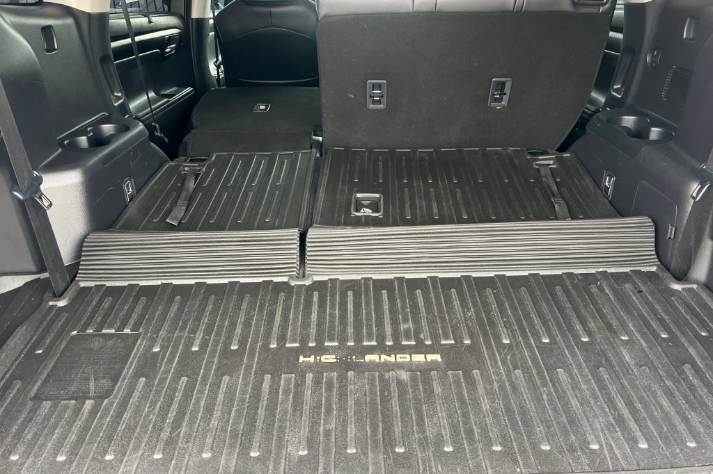 Used 2020 Toyota Highlander XLE image 13