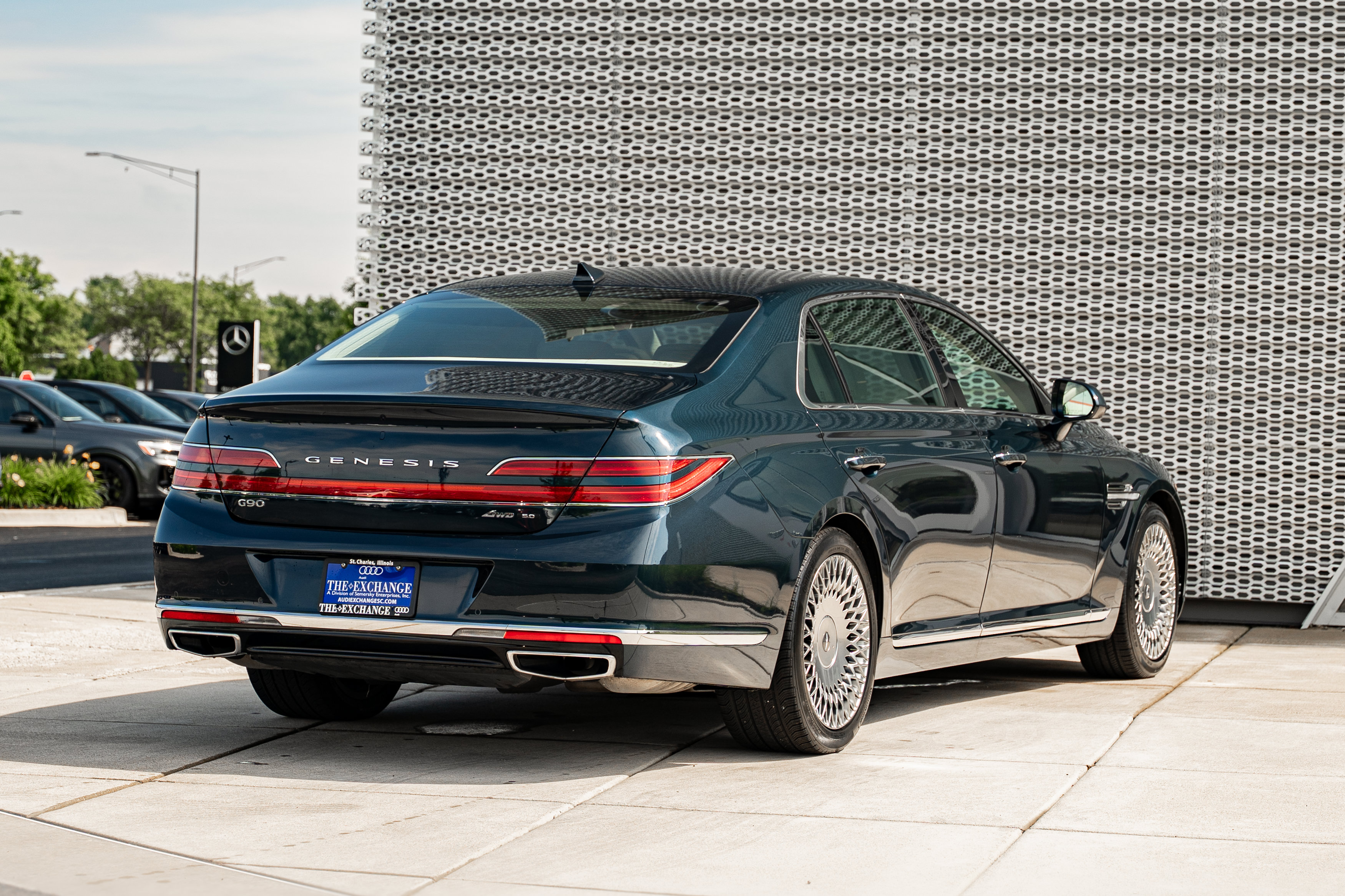 Used 2022 Genesis G90 5.0 Ultimate AWD/4WD image 4