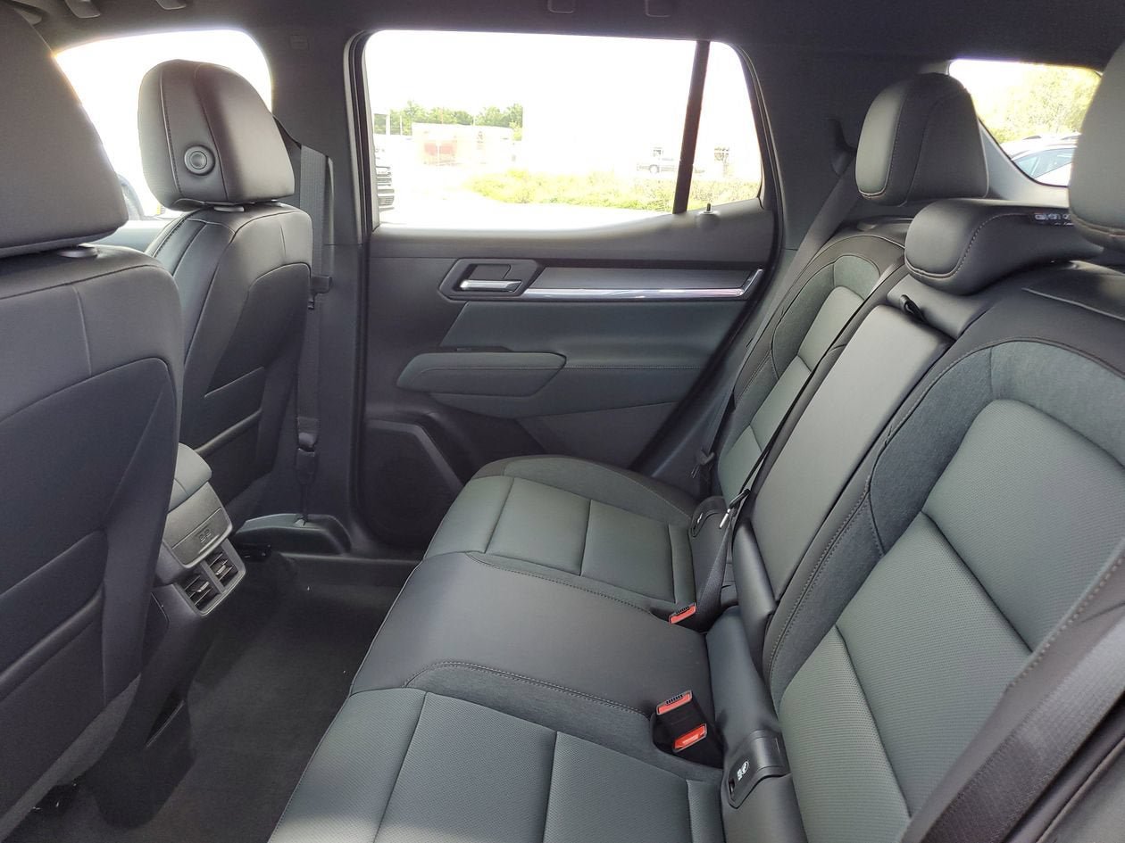 New 2026 GMC Terrain AT4 w/ Technology Package II AWD/4WD image 11