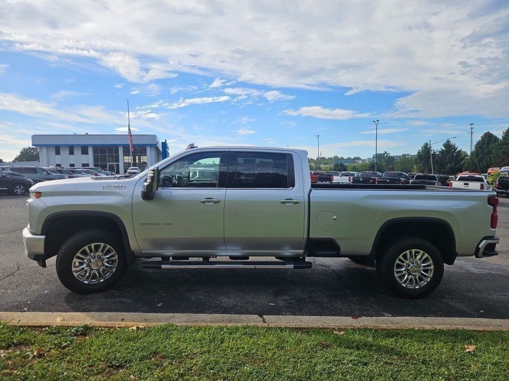 Used 2022 Chevrolet Silverado 3500 High Country w/ Safety Package II AWD/4WD image 4